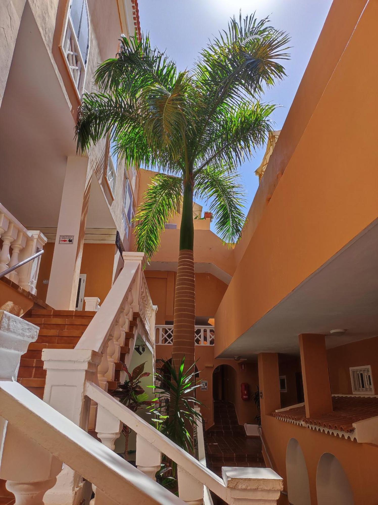 Appartamento Sunshine Escape With Ocean View Costa Adeje  Esterno foto